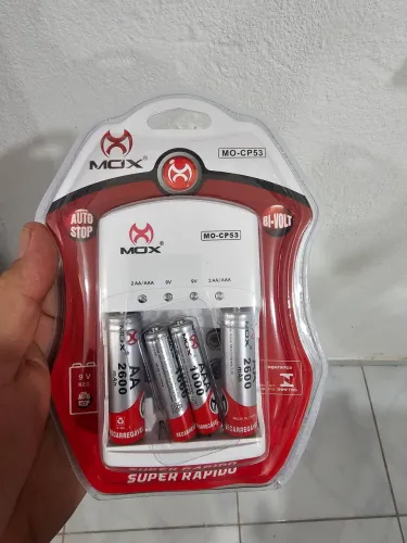 Carregador de pilhas e bateria recarregáveis mox