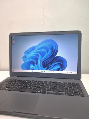Notebook Samsung Expert X30 - 8GB, 1TB, Intel i5, Windows 11