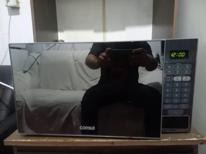 Micro-ondas Cônsul Espelhado e Grill