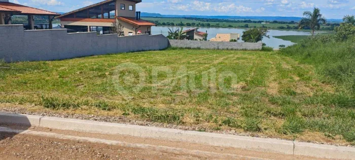 Terreno à Venda no Condomínio Águas do Barreiro Rico Anhembi/SP