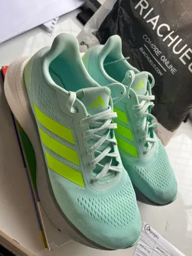 Tênis adidas