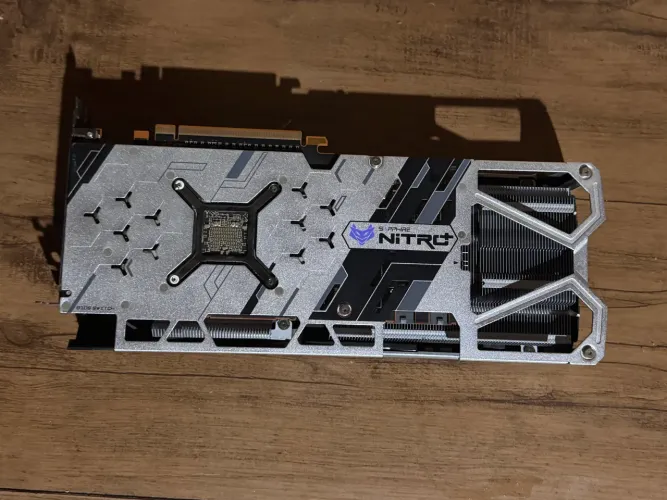 Sapphire NITRO+ RX 5700 XT 8GB