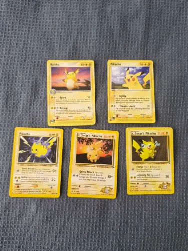 Cartas Pokémon Pikachu antigas