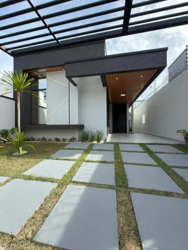 Casa com tres dormitórios no Villa Suiça