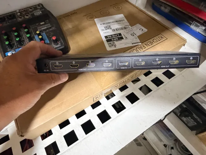 Switch / Splitter HDMI (1 entrada ? várias saídas)