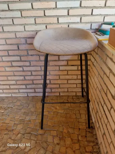Banco alto acolchoado 