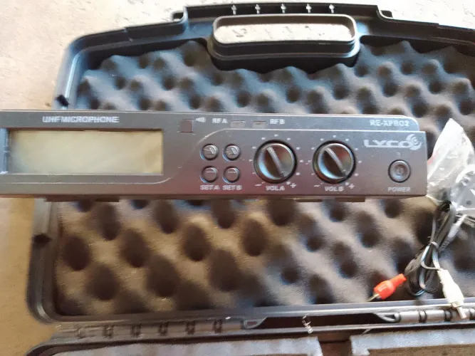 MICROFONE SEM FIO LYCO UHF HT-XPRO 2