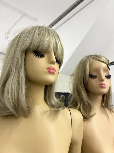 Manequins para loja feminina
