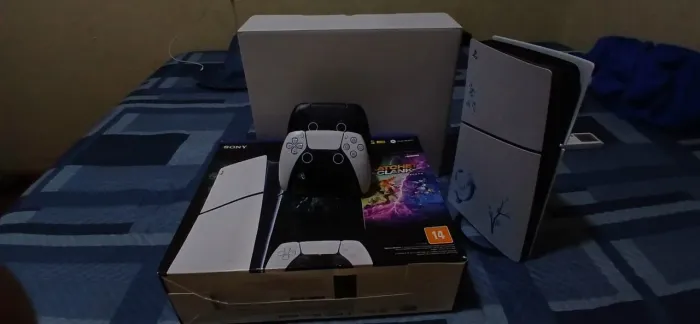 PS5 slim digital 825GB+2 controles+suporte