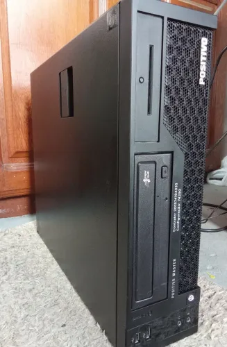 CPU. i3-4160. 8 gigas DDR3. HD de 1000 gigas