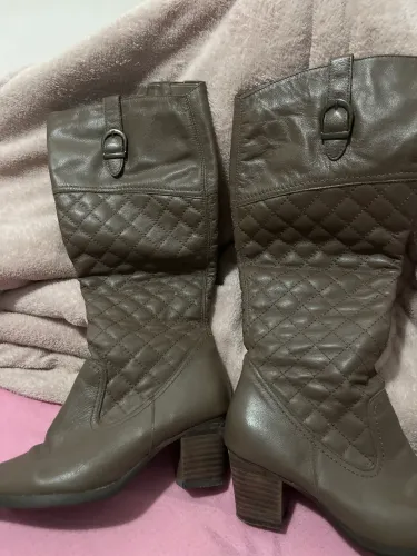 Bota cano alto marrom