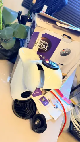 Cafeteira dolce gusto 110v semi nova