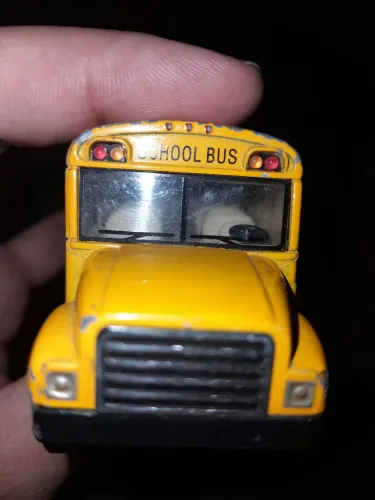 Brinquedo kinsfun KS5107 Ônibus escolar de metal pneus de borracha a ficção 
