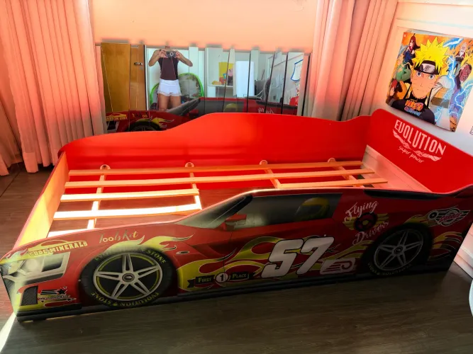 Cama infantil ?carros? - pouco usada 