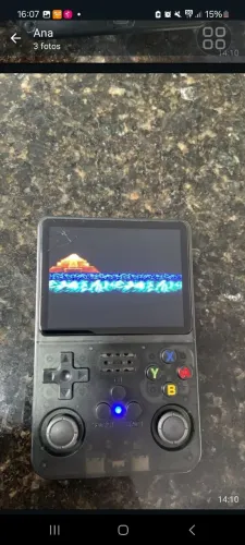 Video game portátil R36s