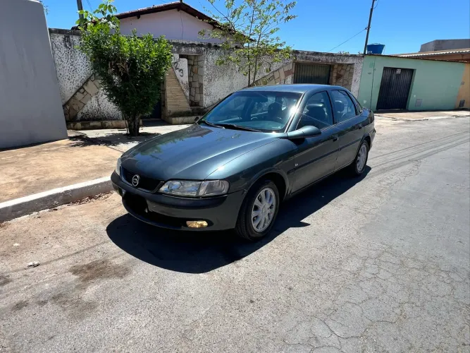 Chevrolet Vectra CD 2.2 16V / 2.0 16V Mec./aut. 1997