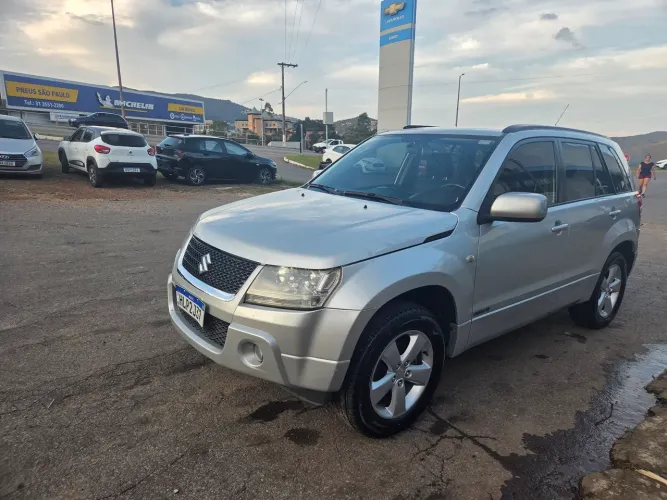 Suzuki Grand Vitara 2.0 16V 4x2/4x4 5P Mec. 2010