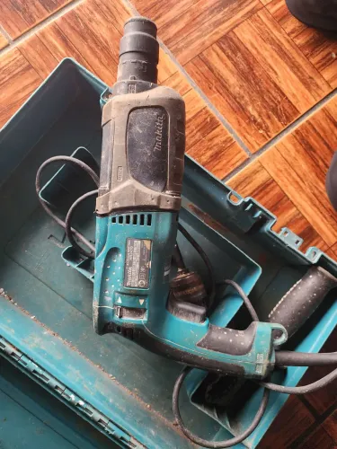 Furadeira Makita e martelete