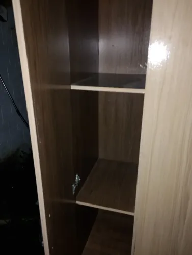 Armário roupeiro 3 portas bom estado. - sem as gavetas