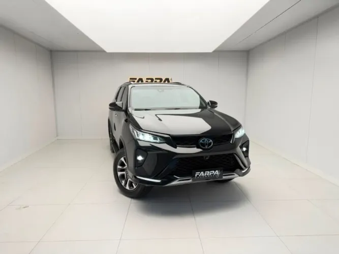 Toyota Hilux SW4 SRX Diamo. 4X4 2.8 TB DIE AUT 2023