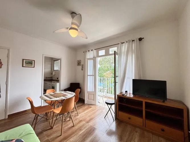Apartamento à venda nas Astúrias no Guarujá, SP | QVista Inteligência Imobiliária Guarujá