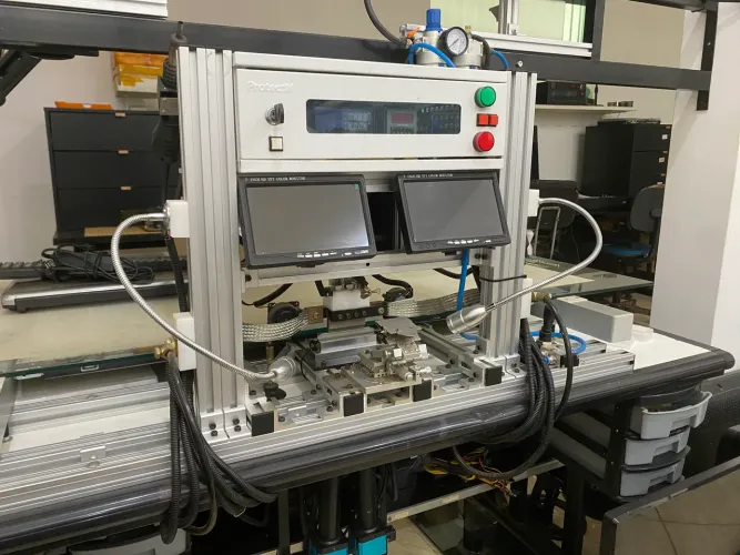 Máquina ACF para reparo em display, troca de cof, semi nova. 