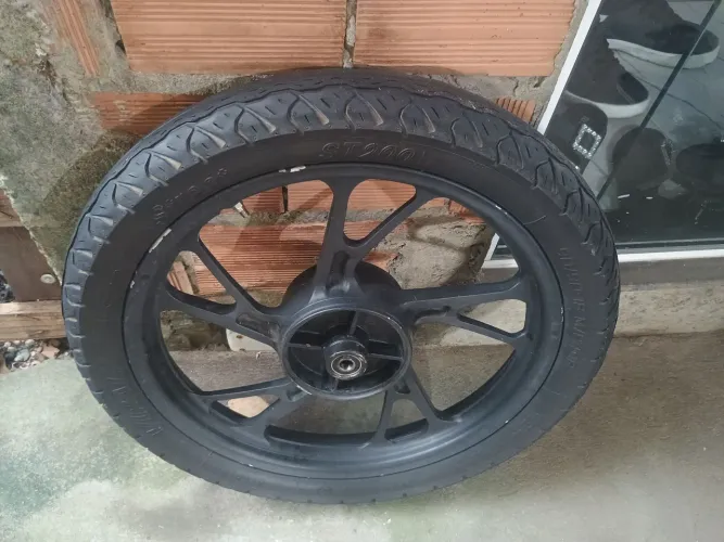 Roda completa traseira mais peneu dianteiro ( Honda 160 )