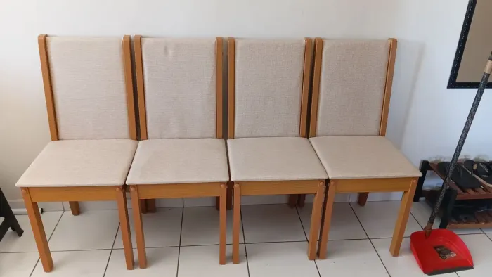 4 Cadeiras + Base de mesa