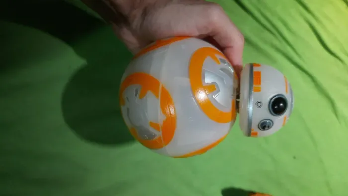 Brinquedo star Wars BB-8 que gira