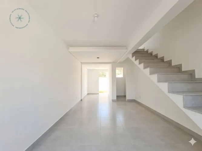Casa Geminada á venda no bairro Santa Amélia, Belo Horizonte - MG.