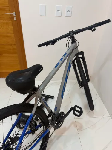 Bike Gti nova, com suporte para Cardio em casa.
