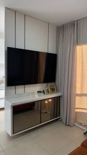 Rack planejado todo em Mdf laqueado cintilante