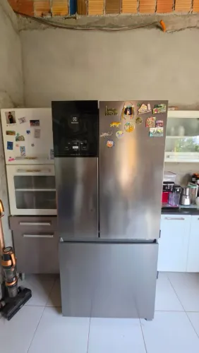 Geladeira Electrolux IM8S