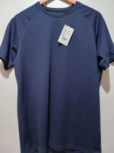 CAMISETA ESPORTIVA HERING MÉDIA.