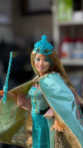 Boneca Barbie Aramina As Três Mosqueteiras 2009 (COMPLETA) - Excelente Estado - Rara