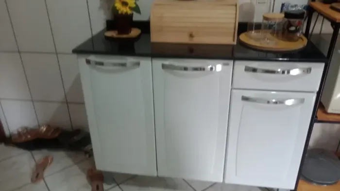 Vende-se armário de cozinha duas peças/e Raque valores das peças a combinar