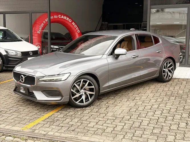 Volvo S60 T-4 Momentum 2.0 190cv 4P 2020