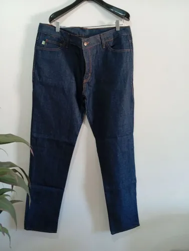 Lote com calças e bermudas jeans 50 peças 