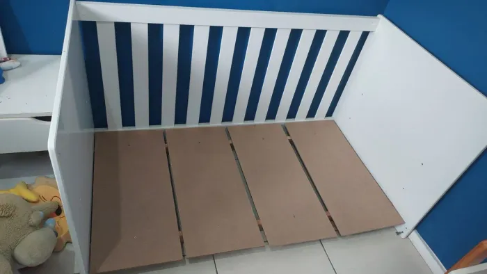 Mini cama (vira berço) + colchão