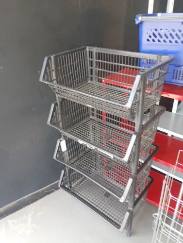 CESTO ORGANIZADOR PARA LOJA PLASTICO CADA AVISTA R$ 45.00 ZAP *