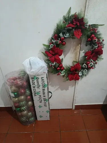 Enfeites de Natal completo ( guirlanda, enfeites e árvore de natal)