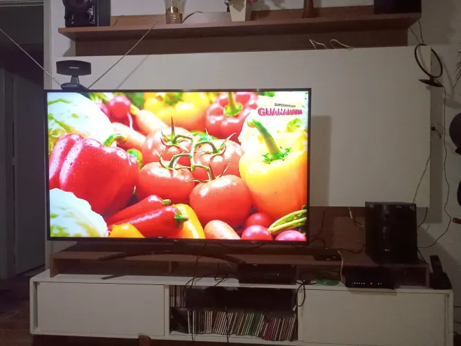 Vendo TV"65 LG. R$2500,00.
