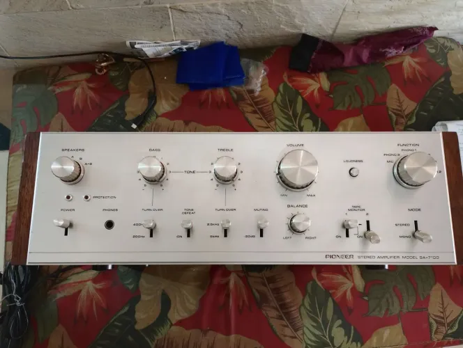 Amplificador Pioneer vintage MODEL-SA-7100