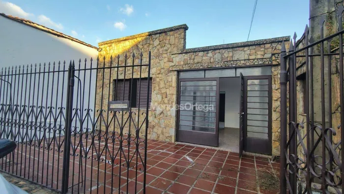 Casa com 2 dormitórios à venda, 83 m² por R$ 410.000,00 - Vila Santana - Sorocaba/SP