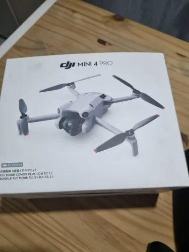 Drone dji mini 4 pro combo fly more