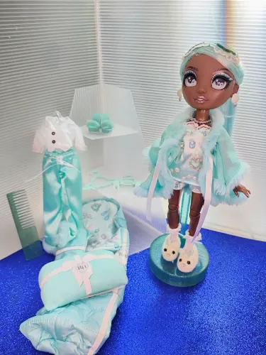 Boneca Robin rainbow high slumber party
