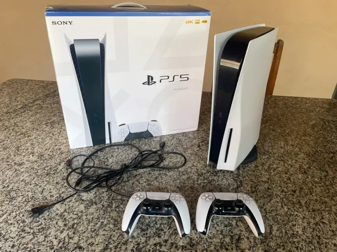 VENDO PLAYSTATION 5 (PS5) - EDIÇÃO COM LEITOR DE DISCO