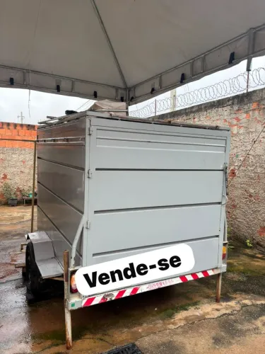 CARRETINHA REBOQUE FECHADA