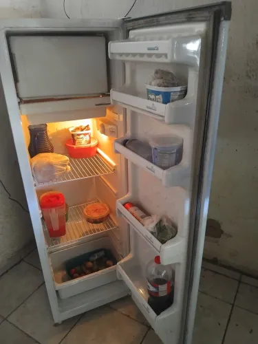 Vd está geladeira cônsul 240litros