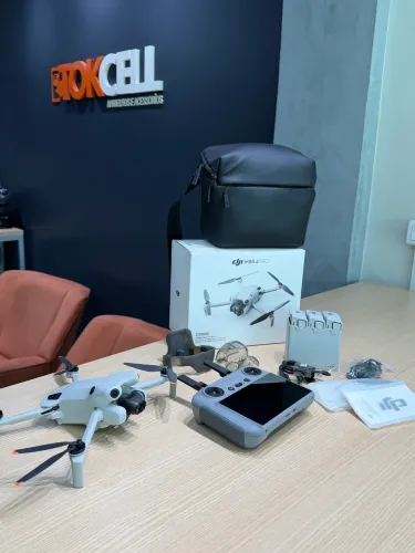 Drone Mini 4 pro Fly More Combo Plus 3x Baterias (Controle RC2 Com tela)